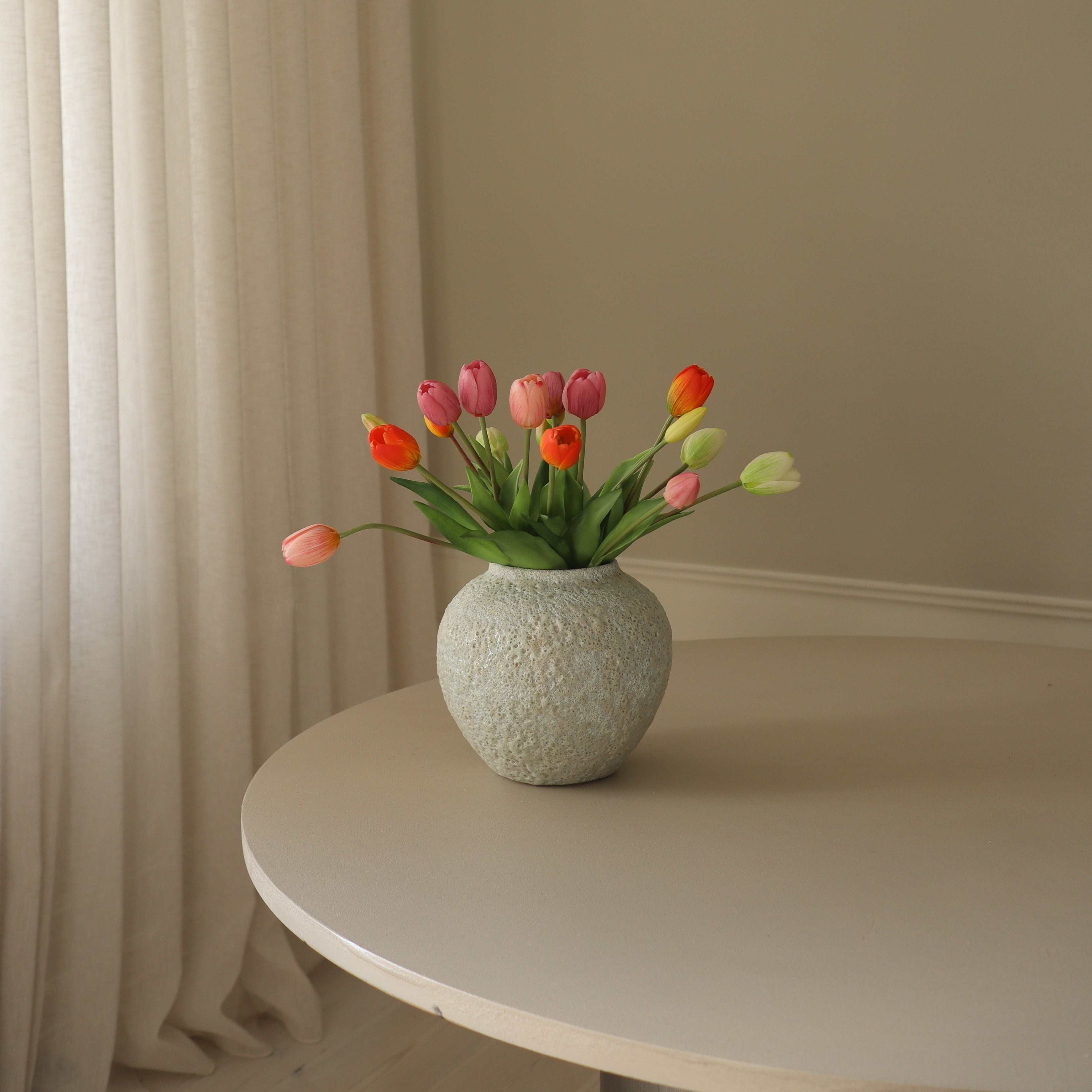 Tulip Symphony — kunstbloemen boeket van Botane, detailfoto 3