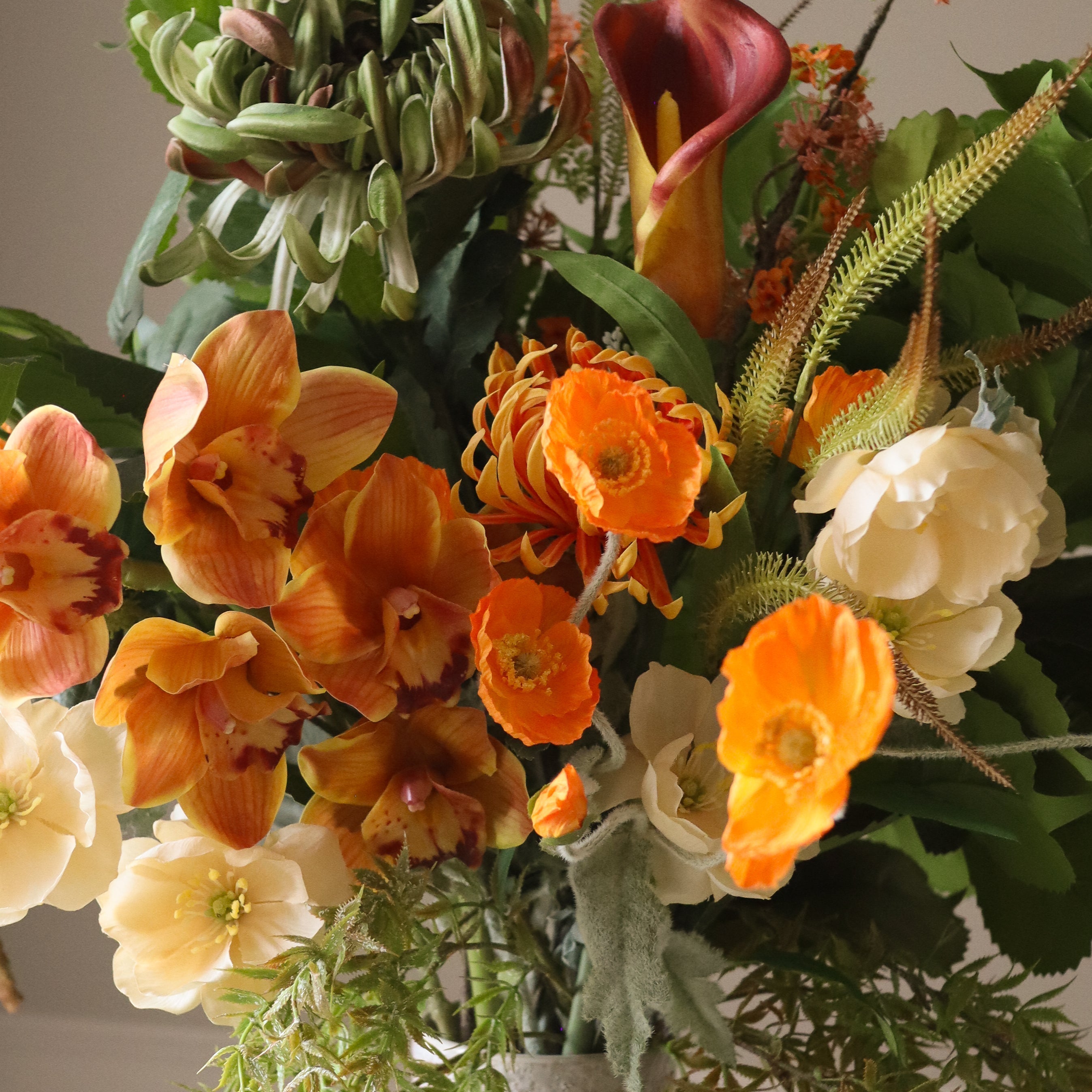 Wild Solstice — kunstbloemen boeket van Botane, detailfoto 2