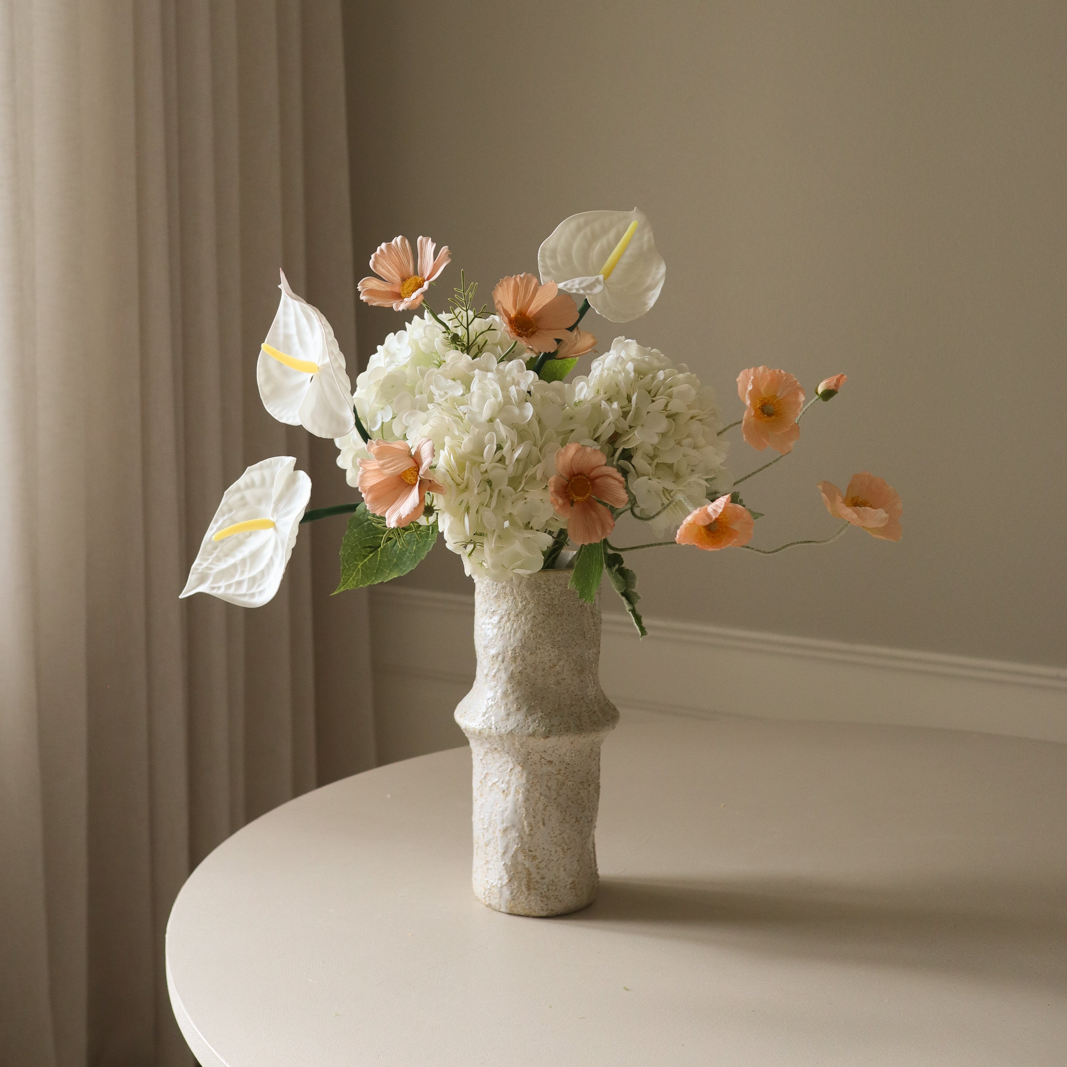 Delicate Whisper — kunstbloemen boeket van Botane