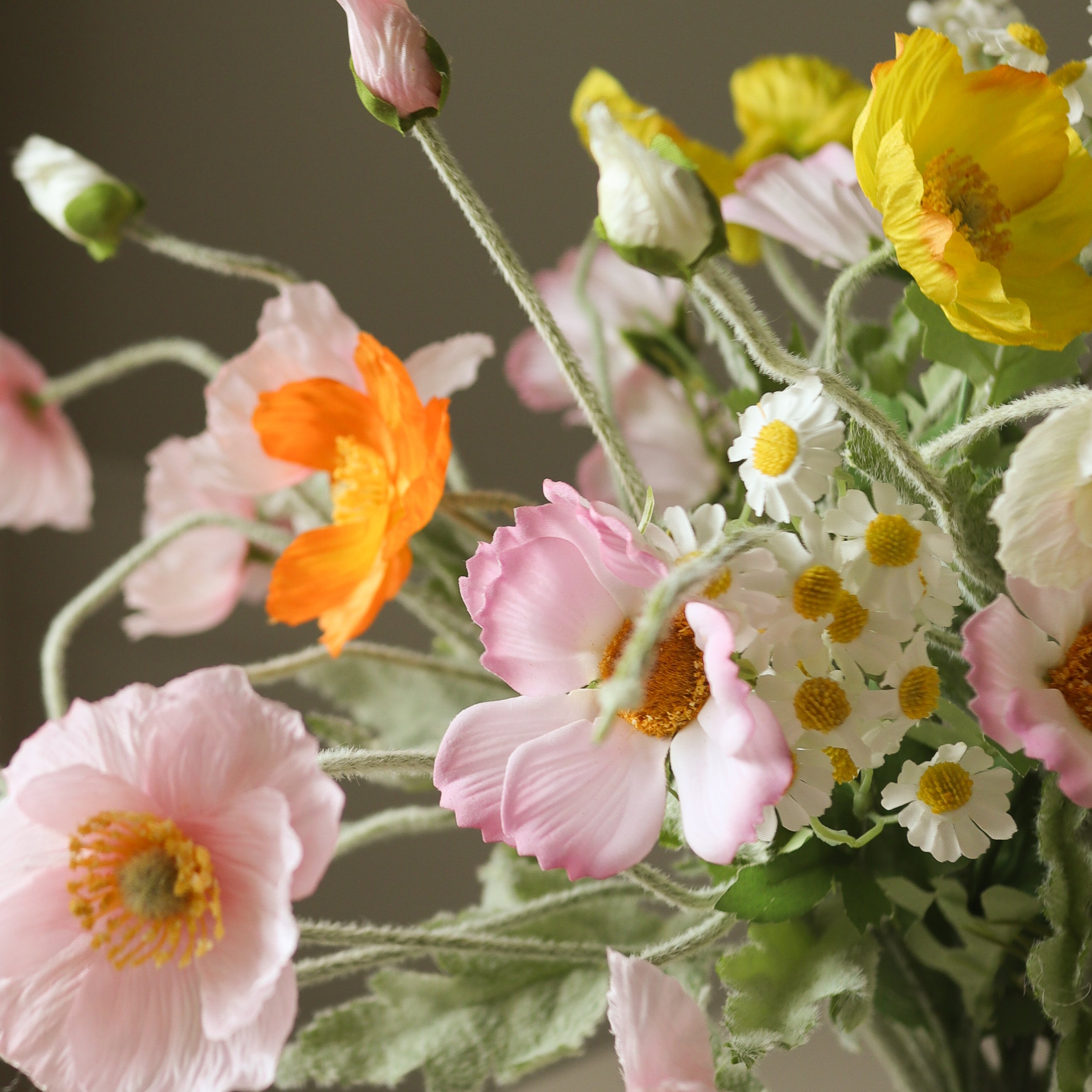 Rosewater met vaas