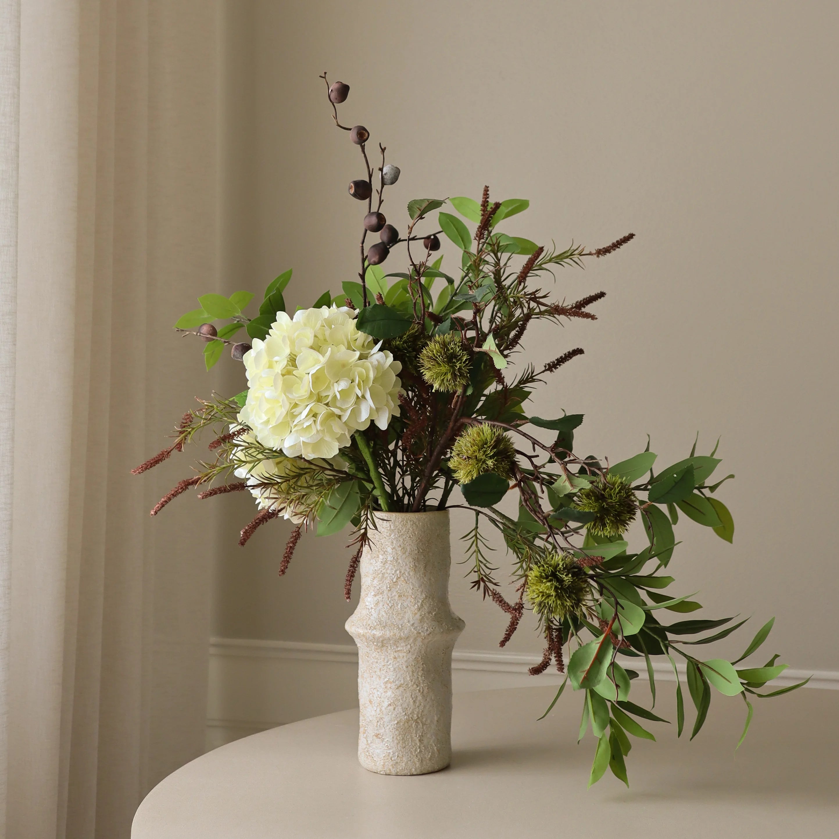 Pale Chestnut met vaas — kunstbloemen bundel van Botane, detailfoto 3