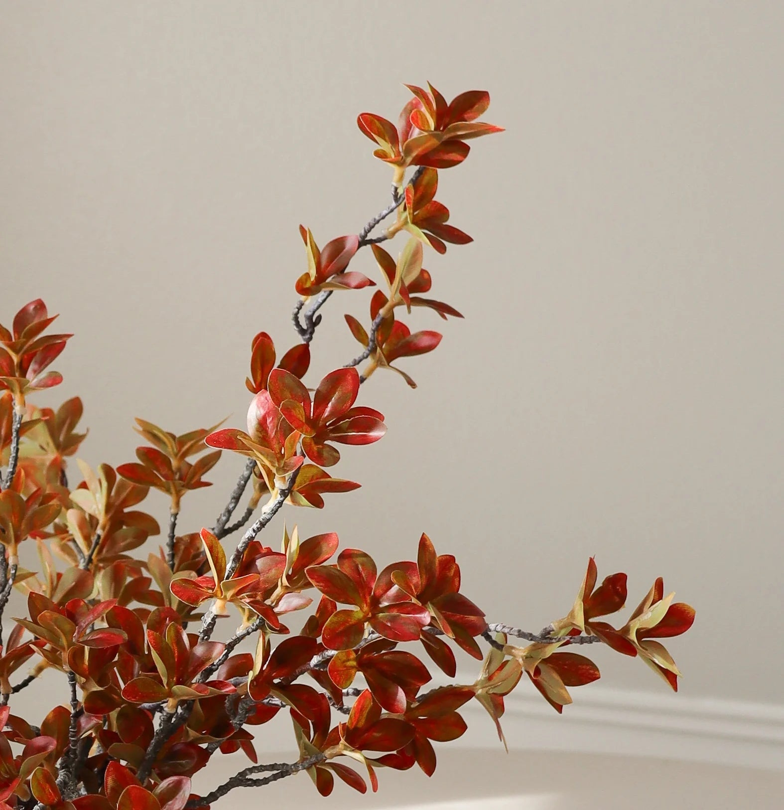Autumn Leaves Bouquet — kunstbloemen boeket van Botane, detailfoto 2